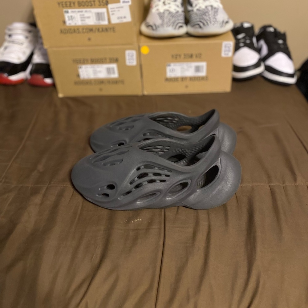 Yeezy Foam RNNR Onyx